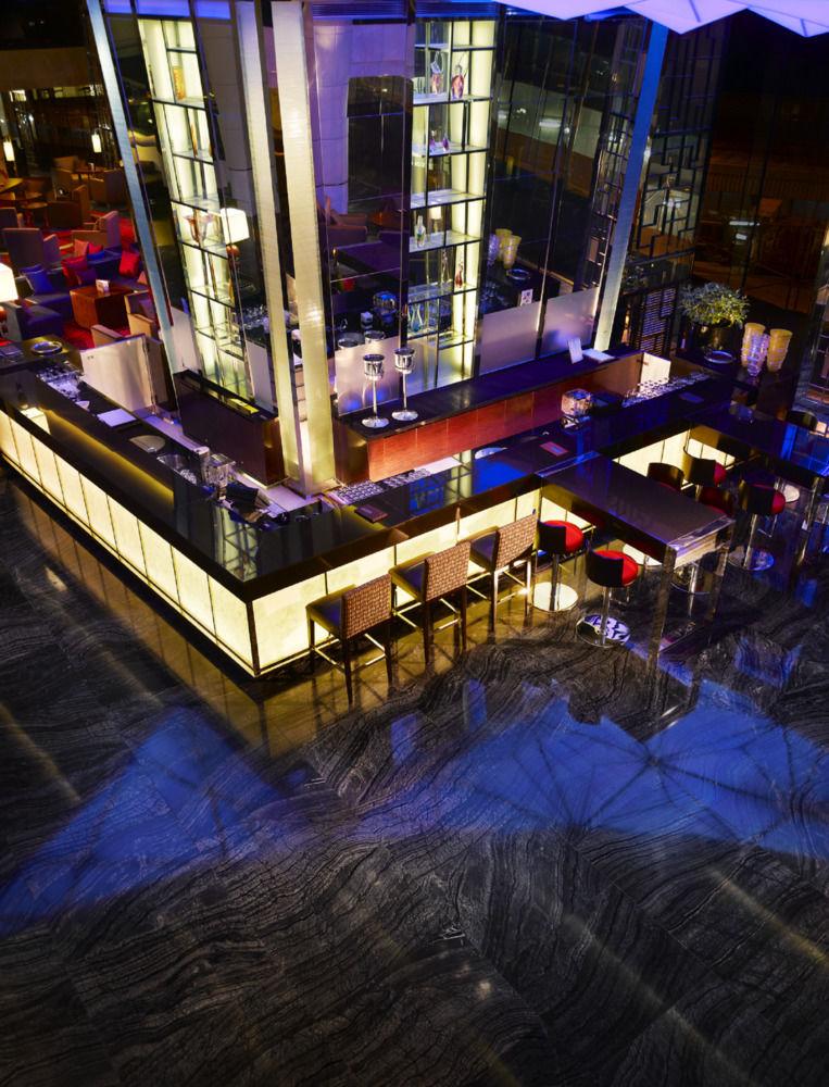 Hong Kong Skycity Marriott Hotel Екстер'єр фото The bar at the Mandarin Oriental, Munich
