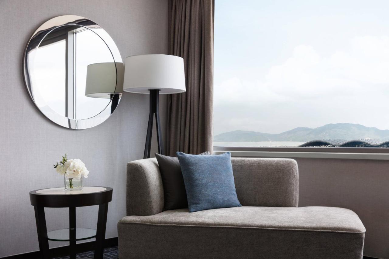 Hong Kong Skycity Marriott Hotel Екстер'єр фото A room at The Mira Hong Kong