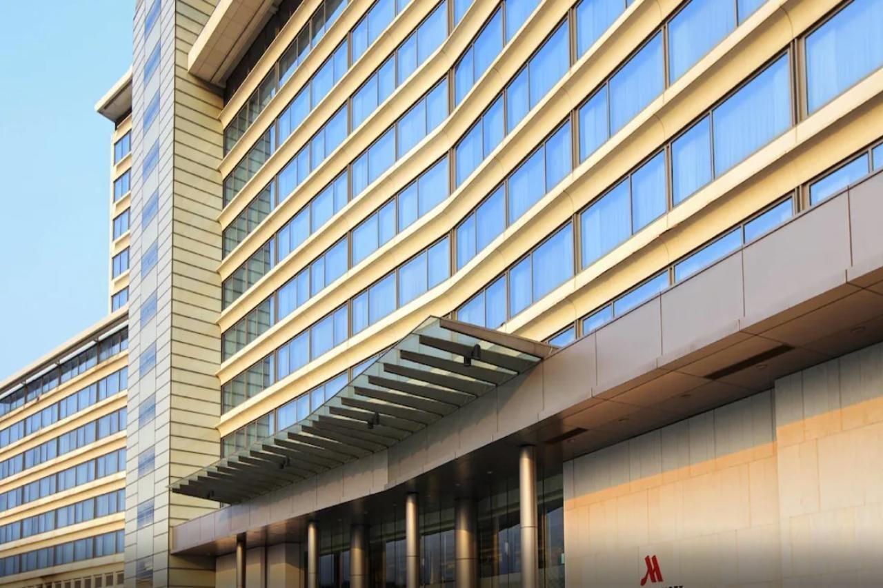 Hong Kong Skycity Marriott Hotel Екстер'єр фото The Marriott International headquarters in Bethesda, Maryland
