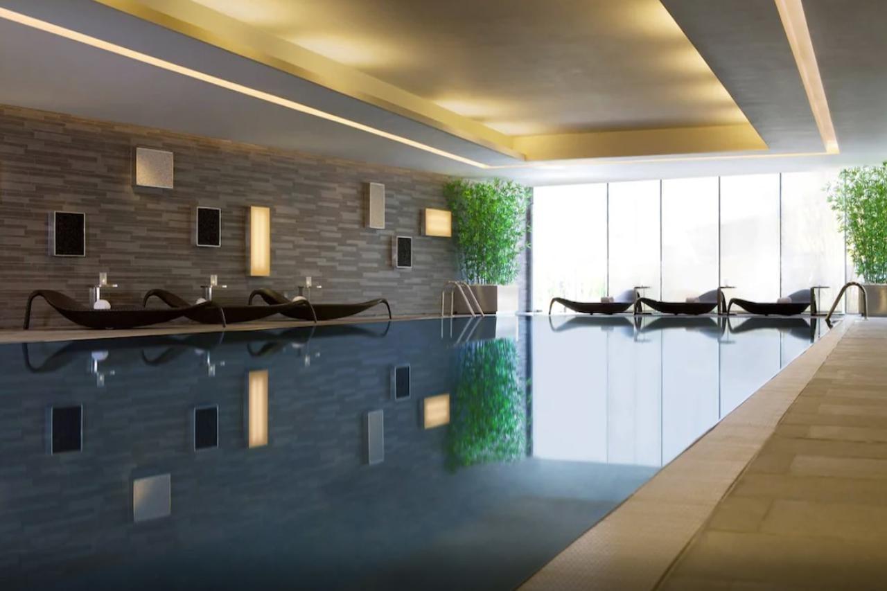 Hong Kong Skycity Marriott Hotel Екстер'єр фото The pool at the spa