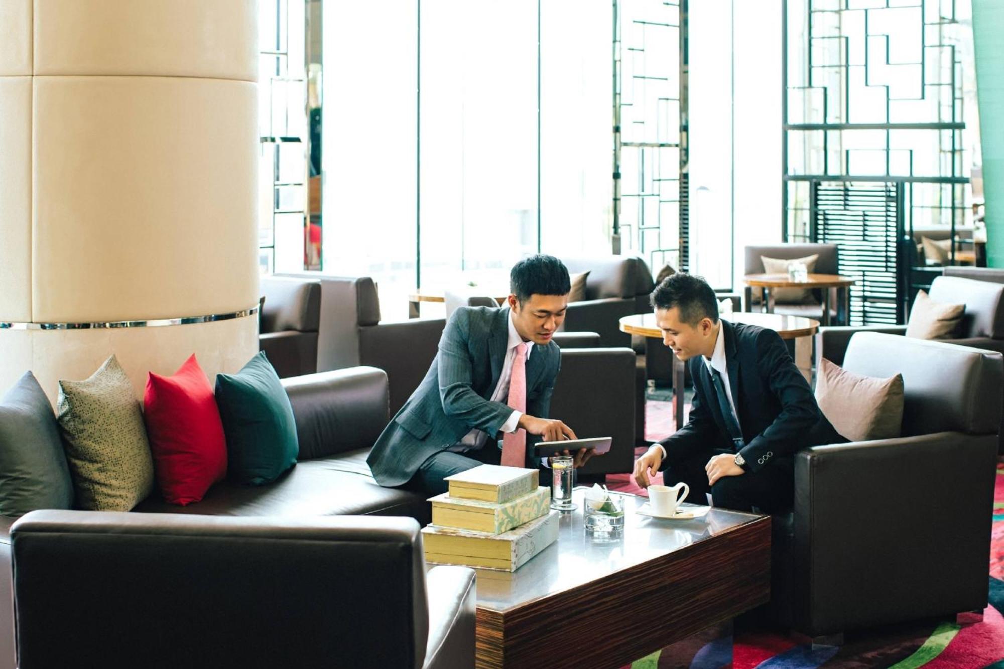 Hong Kong Skycity Marriott Hotel Екстер'єр фото The Lounge at KLIA