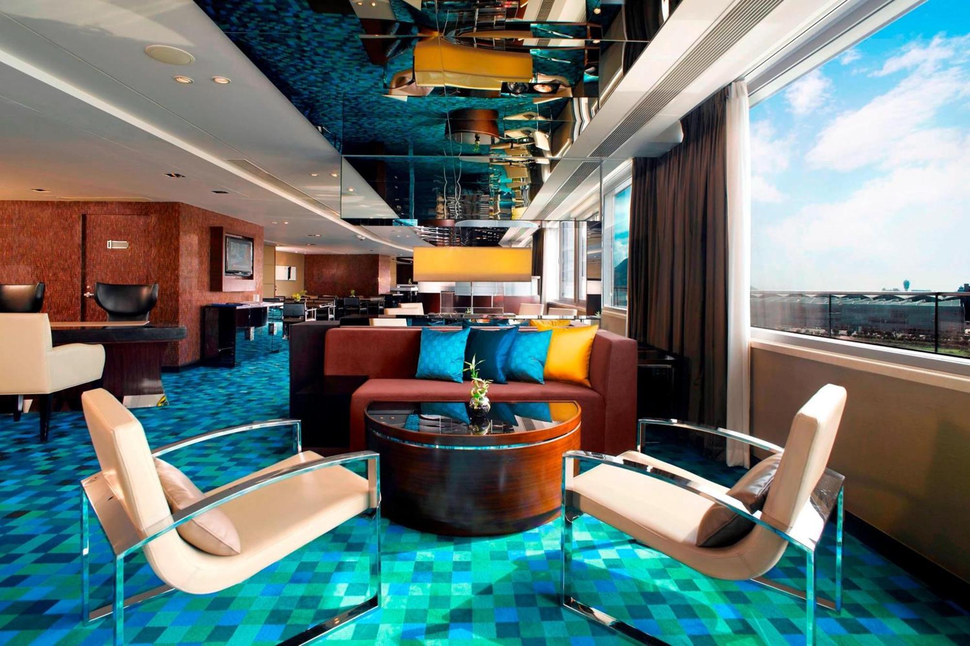 Hong Kong Skycity Marriott Hotel Екстер'єр фото The Club lounge at KLIA
