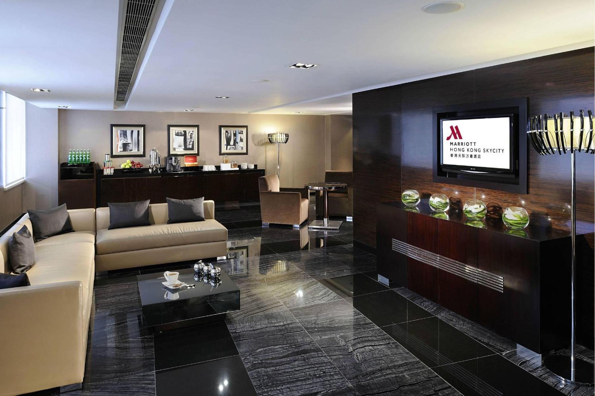 Hong Kong Skycity Marriott Hotel Екстер'єр фото The M Club lounge at Mumbai International Airport