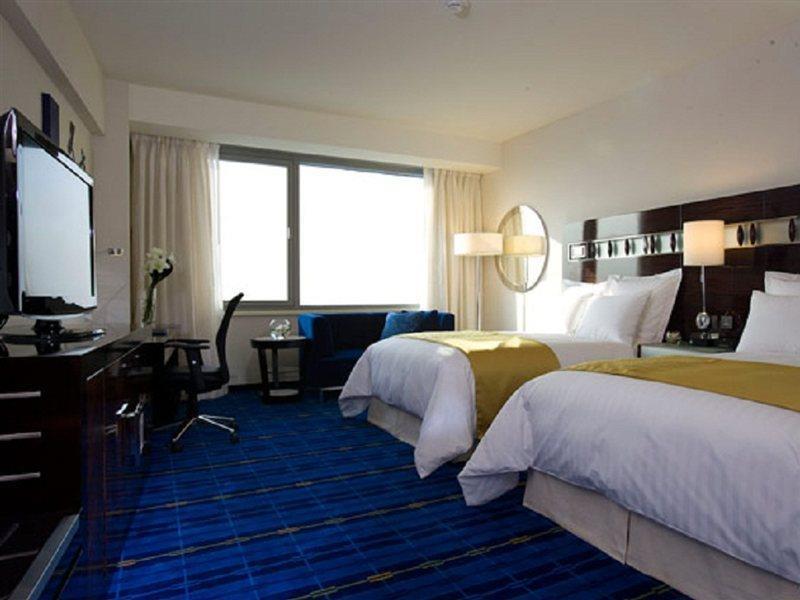 Hong Kong Skycity Marriott Hotel Номер фото A room at the Renaissance Boston Harborview
