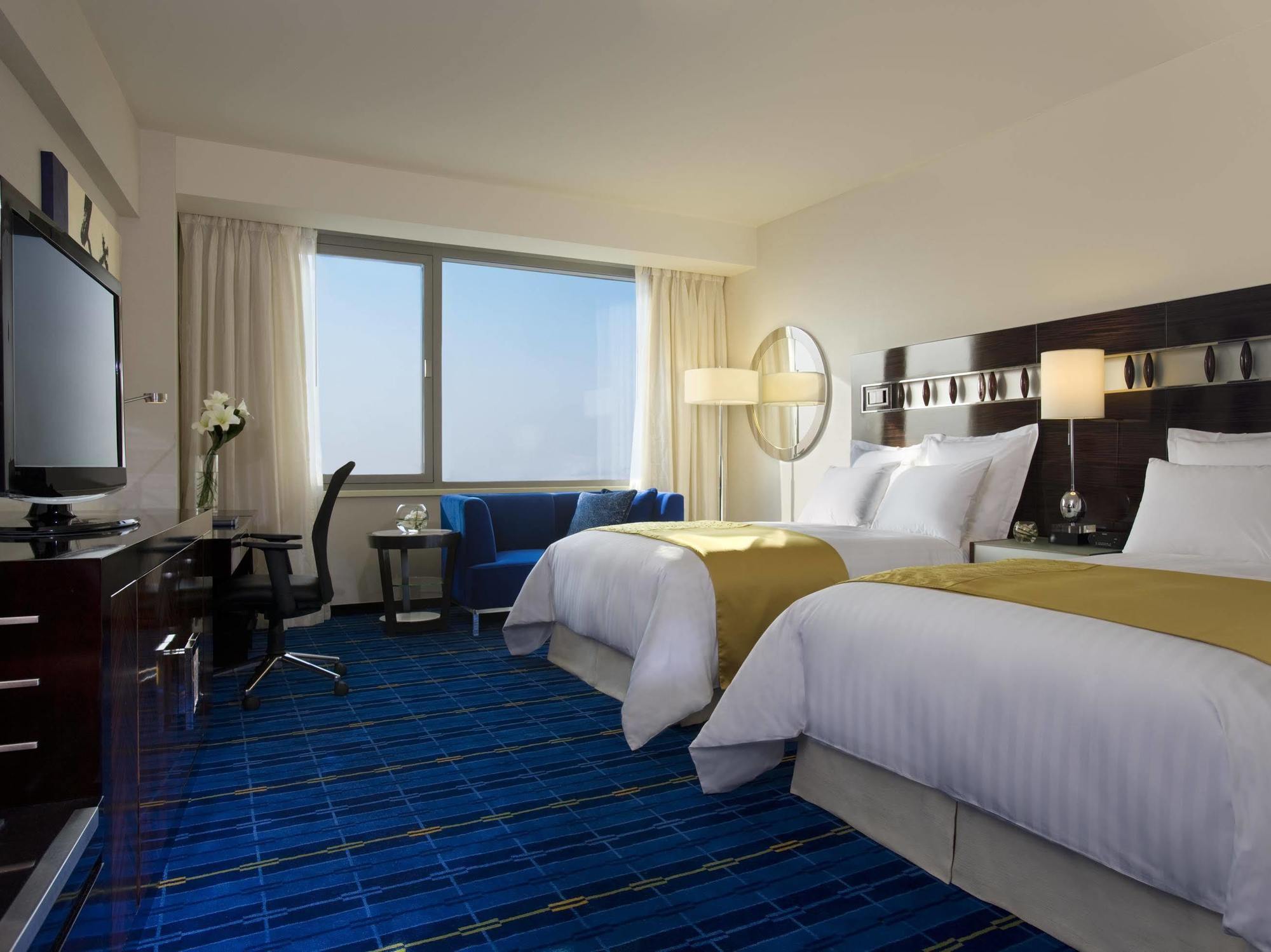 Hong Kong Skycity Marriott Hotel Номер фото A guest room at the Westin Palace Madrid